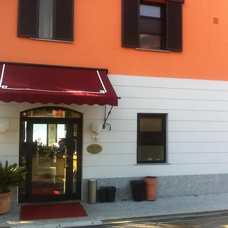 Hotel Lido Ranco Eksteriør billede