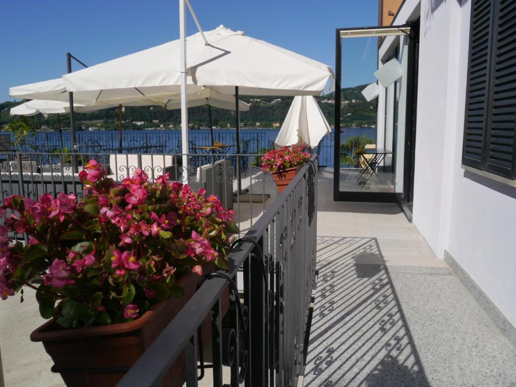 Hotel Lido Ranco Eksteriør billede