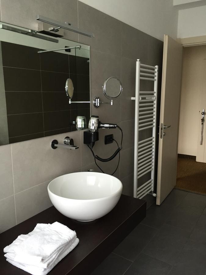 Hotel Lido Ranco Eksteriør billede